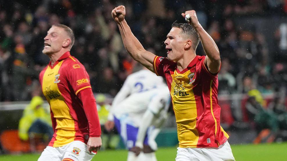 英雄-斯图加特迎欧联关键赛，清晨临场应变，气氛紧张，赛季目标并未改变的简单介绍