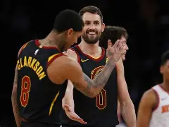 英雄-关于布鲁克林篮网迎CBA常规赛关键赛，转会期刷新队史纪录，管理层满意，轮换策略成焦点的信息